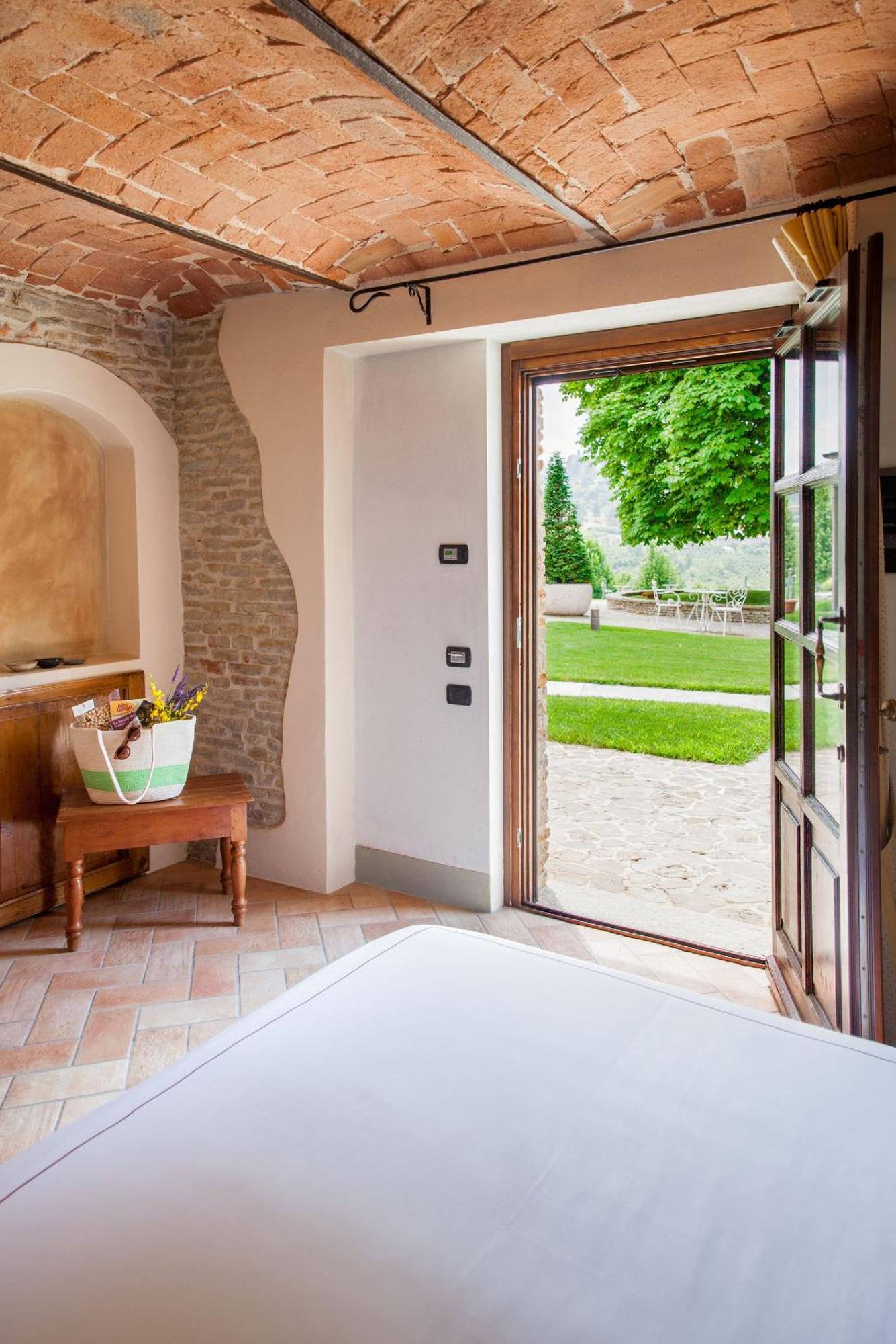 Relais Montemarino Hotel Borgomale